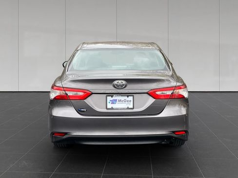 Used 2018 Toyota Camry FWD image 4
