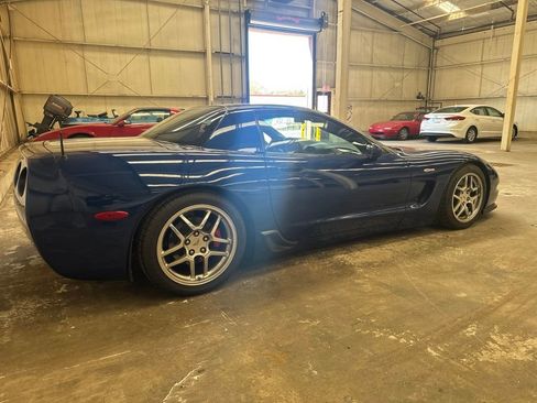 Used 2004 Chevrolet Corvette Z06 w/ Z06 Preferred Equipment Group RWD image 12