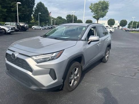 Used 2024 Toyota RAV4 XLE FWD image 9