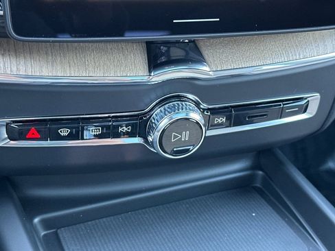 New 2026 Volvo XC60 B5 Plus w/ Protection Package Premier image 23