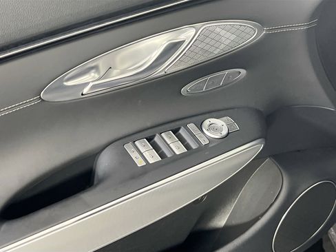 Used 2023 Genesis GV70 2.5T w/ Select Package image 18