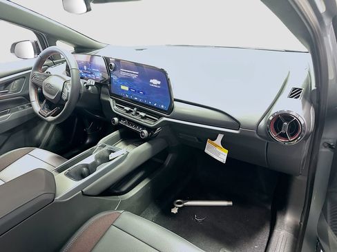 New 2026 Chevrolet Equinox EV RS FWD image 31