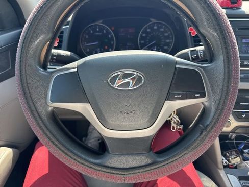 Used 2017 Hyundai Elantra SE FWD image 12