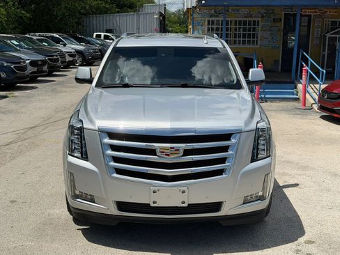 Used 2020 Cadillac Escalade ESV Luxury RWD image 9