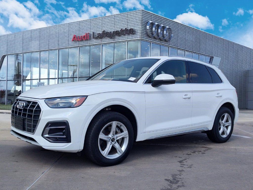 Used 2022 Audi Q5 2.0T Premium w/ Convenience Package AWD/4WD image 1
