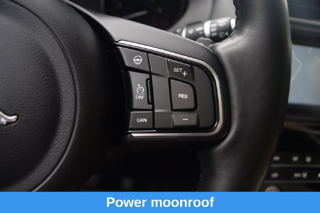 Used 2018 Jaguar F-PACE Premium AWD/4WD image 5