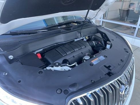 Used 2017 Buick Enclave Premium image 41