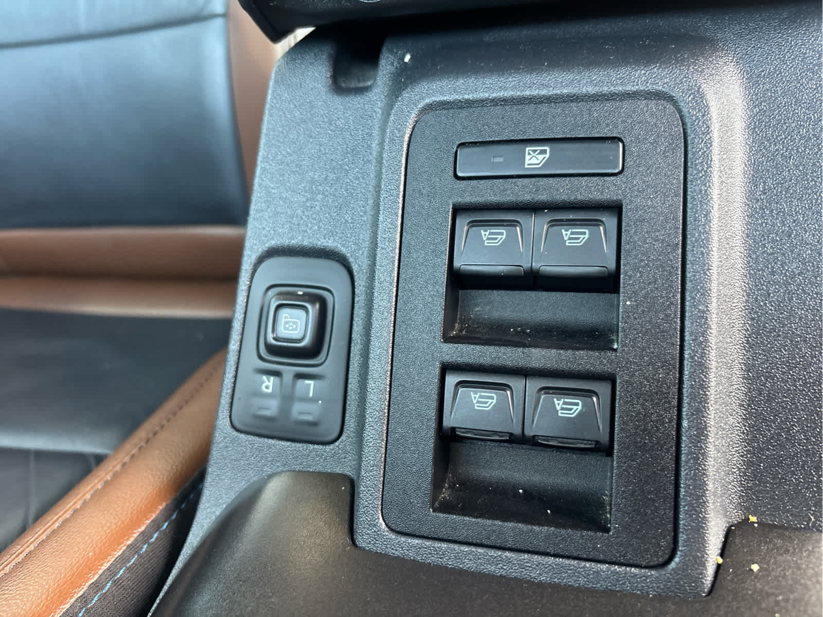 Used 2022 Ford Bronco Outer Banks w/ Sasquatch Package AWD/4WD image 36