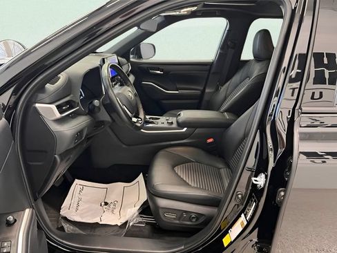 Used 2025 Toyota Highlander XSE AWD/4WD image 17