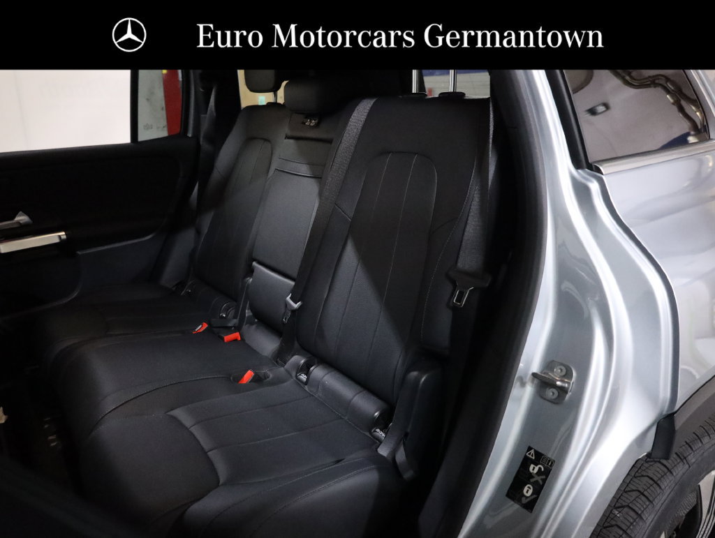 Used 2024 Mercedes-Benz EQB 300 4MATIC image 31