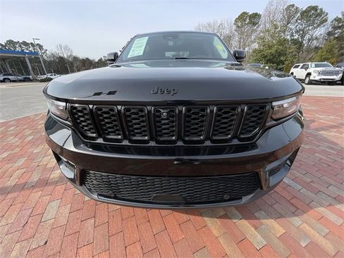 Used 2023 Jeep Grand Cherokee Limited w/ Luxury Tech Group II image 26