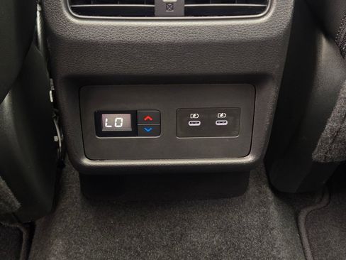 Used 2024 Nissan Rogue SL w/ SL Premium Package image 27