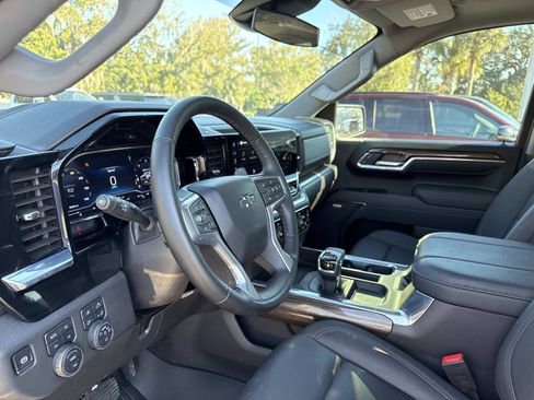 Used 2025 Chevrolet Silverado 1500 LT Trail Boss w/ LT Trail Boss Premium Package image 21