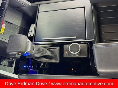 Used 2024 Toyota Tundra Platinum image 19