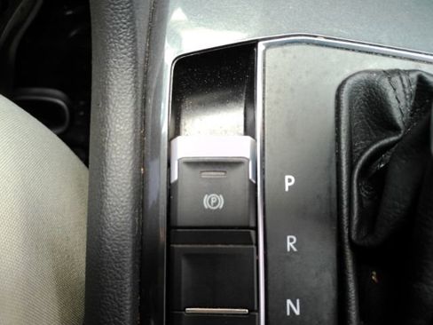 Used 2021 Volkswagen Tiguan S FWD image 48