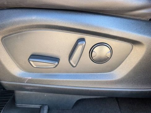 Used 2022 Ford Explorer XLT w/ Equipment Group 202A image 23