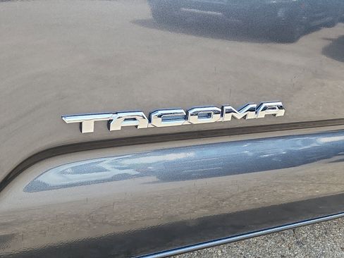 Used 2023 Toyota Tacoma TRD Off-Road AWD/4WD image 31