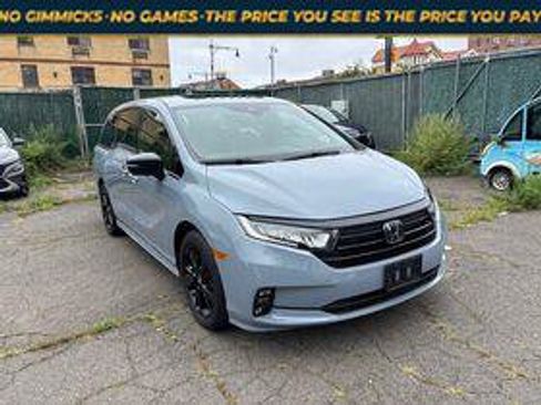 Used 2024 Honda Odyssey Sport image 1