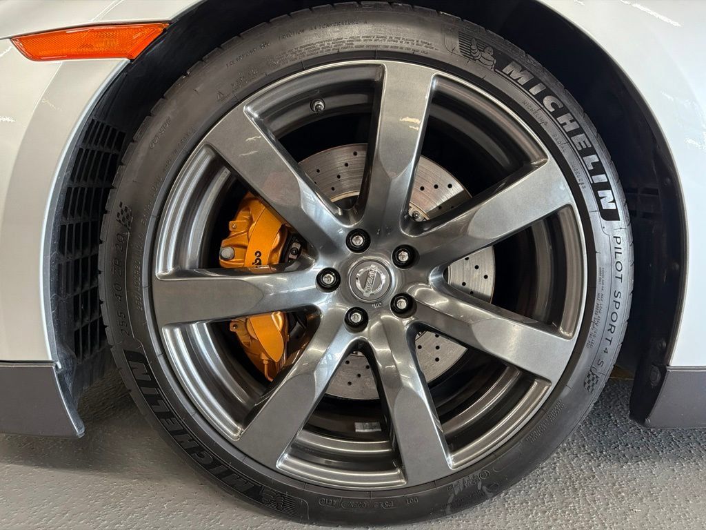 Used 2009 Nissan GT-R Premium AWD/4WD image 79