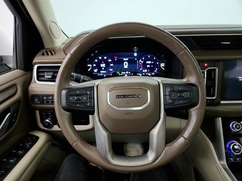 Used 2022 GMC Yukon XL Denali image 18