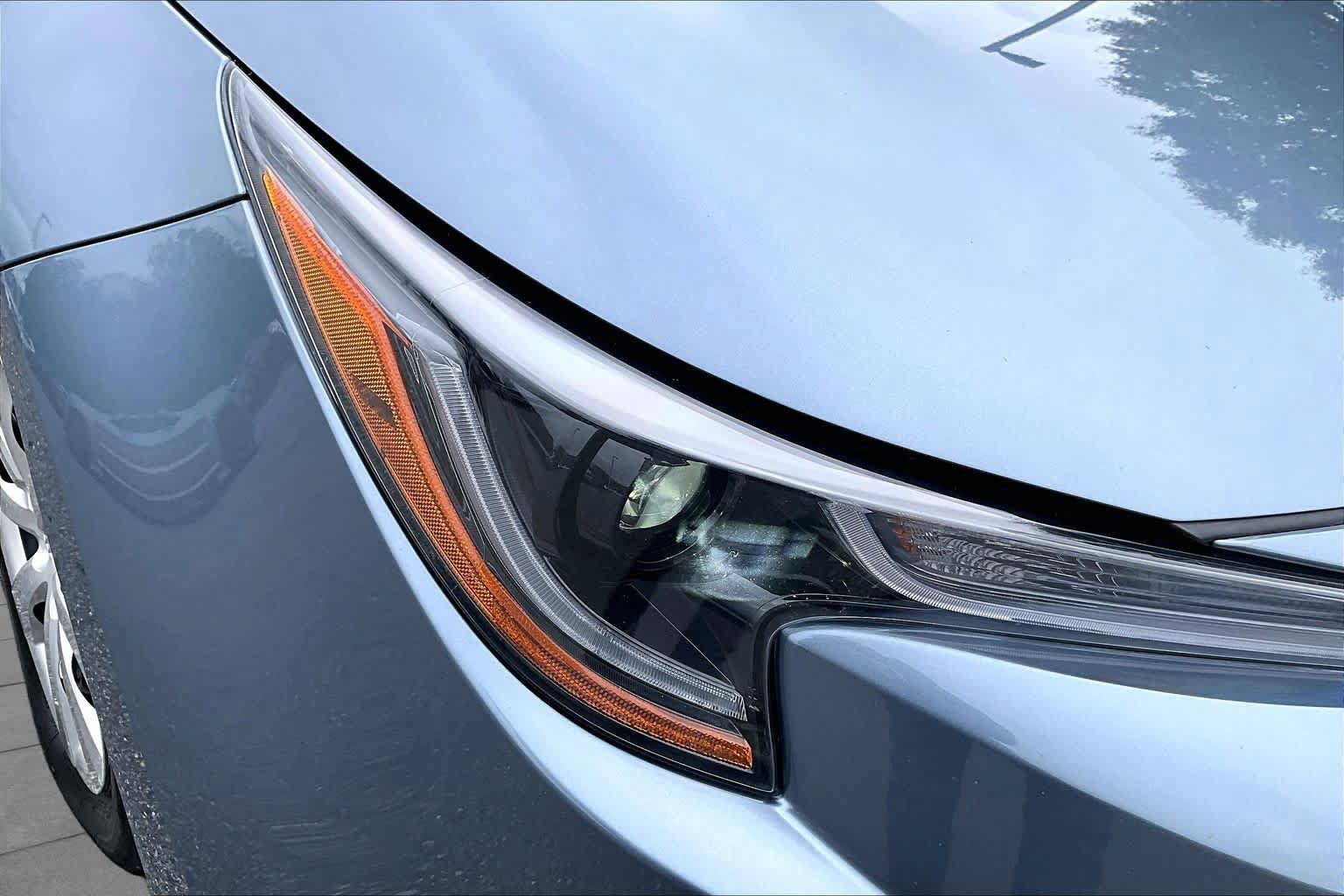Used 2025 Toyota Corolla LE FWD image 27