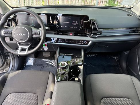 Used 2025 Kia Sportage LX AWD/4WD image 19