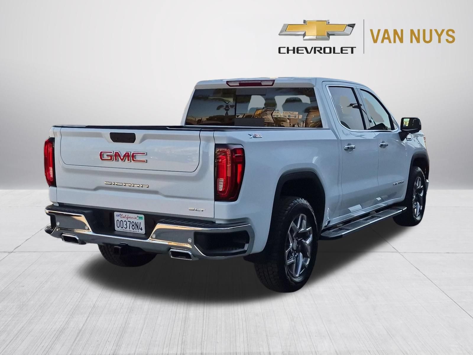 Used 2026 GMC Sierra 1500 SLT w/ SLT Premium Plus Package AWD/4WD image 5