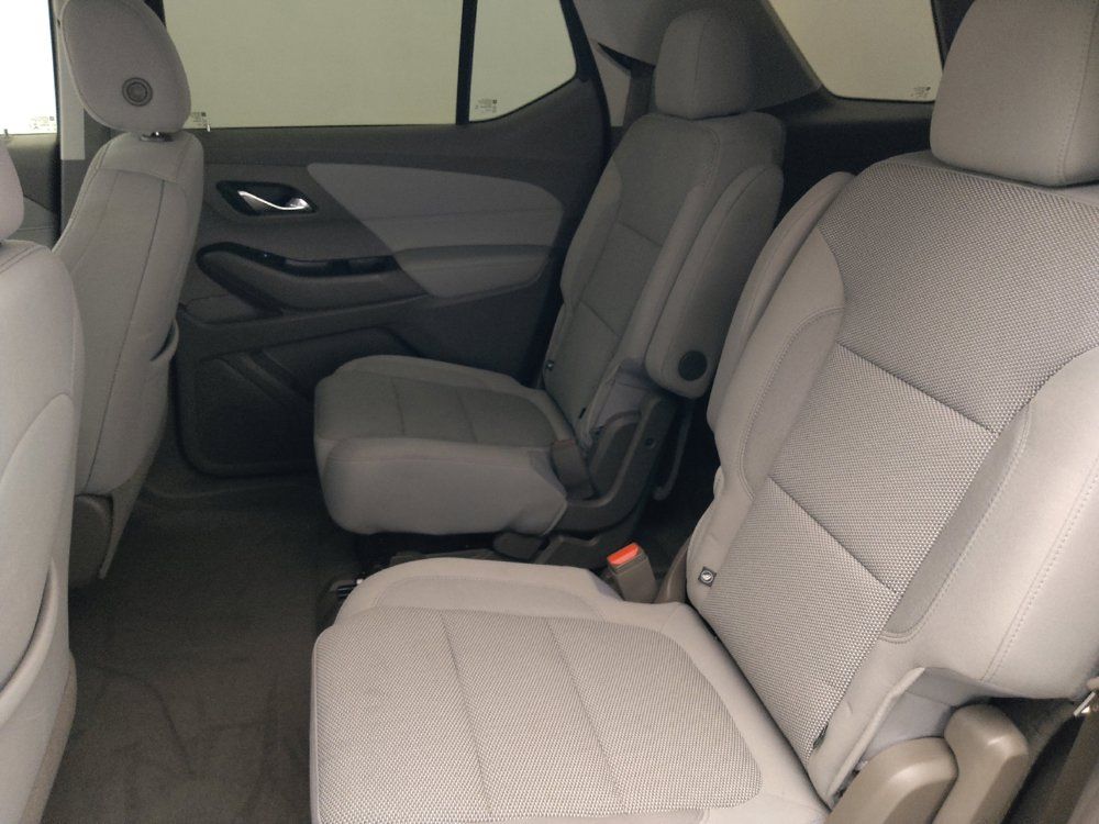 Used 2021 Chevrolet Traverse LT FWD image 18