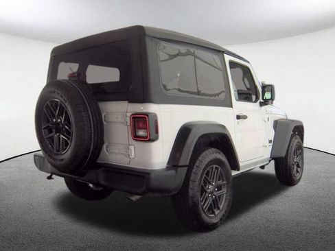 Used 2025 Jeep Wrangler Sport AWD/4WD image 2