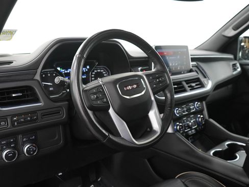 Used 2021 GMC Yukon XL SLT w/ Rear Media and Nav Package AWD/4WD image 27