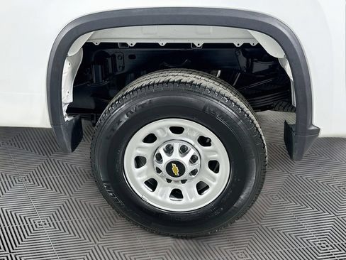 Used 2025 Chevrolet Silverado 3500 W/T w/ WT/CX Safety Package AWD/4WD image 27