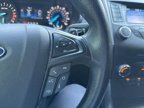 Used 2019 Ford Edge SE w/ Cargo Accessory Package AWD/4WD image 18