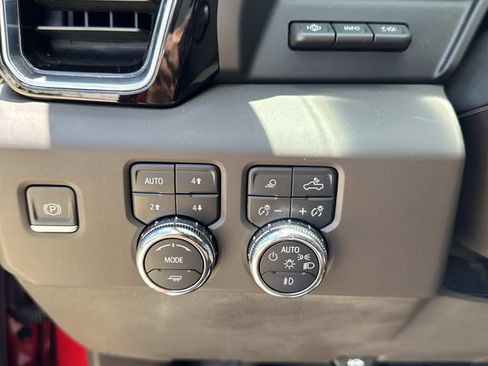 Used 2023 GMC Sierra 1500 Denali w/ Technology Package AWD/4WD image 33
