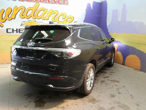 Used 2023 Buick Enclave Avenir image 8