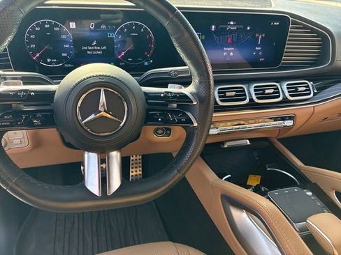 Used 2024 Mercedes-Benz GLS 450 4MATIC image 11
