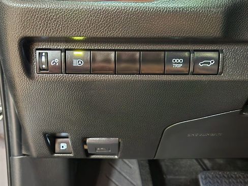 Used 2024 Toyota RAV4 Limited AWD/4WD image 42