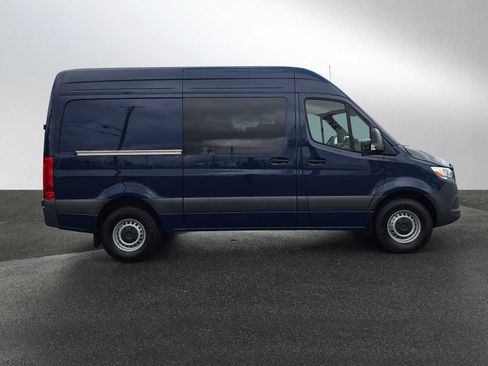 Used 2024 Mercedes-Benz Sprinter 2500 image 2