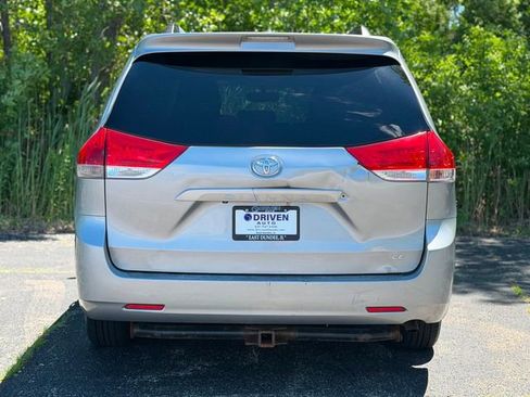 Used 2012 Toyota Sienna LE FWD image 10