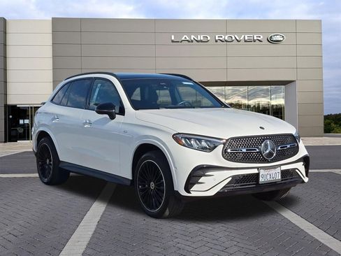 Used 2025 Mercedes-Benz GLC 350e 4MATIC image 3
