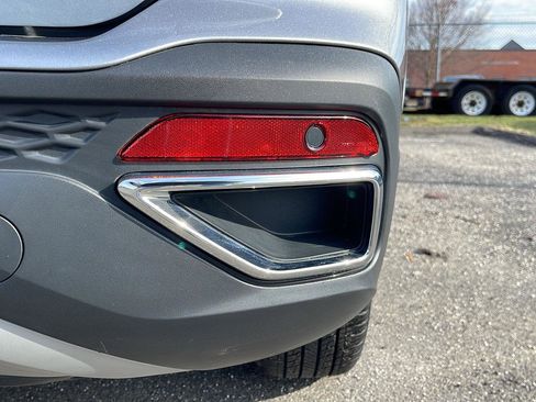 Used 2025 Volkswagen Taos SE AWD/4WD image 40