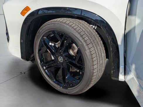 New 2026 Volkswagen Tiguan SE R-Line FWD image 27