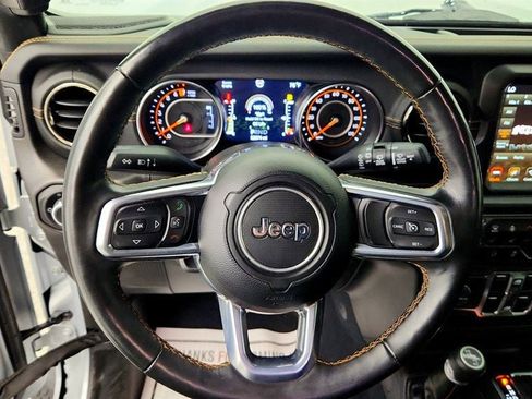 Used 2022 Jeep Wrangler Unlimited Sahara AWD/4WD image 13