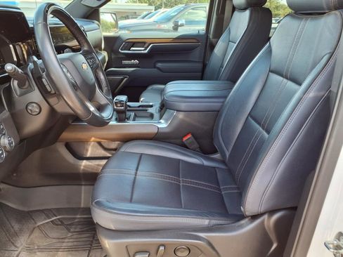 Certified 2024 Chevrolet Silverado 1500 High Country w/ Technology Package image 13