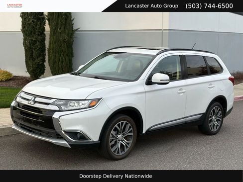 Used 2016 Mitsubishi Outlander SEL AWD/4WD image 1