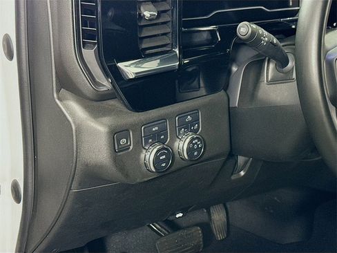 Used 2024 GMC Sierra 1500 Elevation image 4
