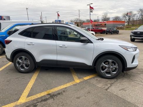 Used 2025 Ford Escape ST-Line w/ Tech Pack #1 image 6