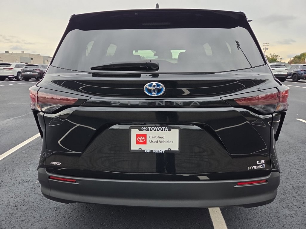Certified 2024 Toyota Sienna LE AWD/4WD image 5