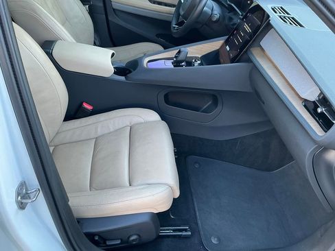 Used 2022 Polestar Polestar 2 w/ Plus Package image 18