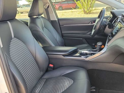 Used 2018 Toyota Camry SE w/ Convenience Package FWD image 18