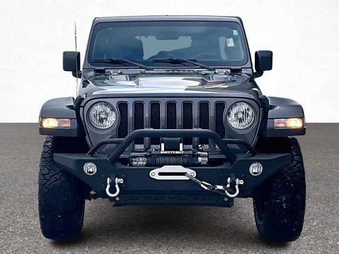 Used 2019 Jeep Wrangler Unlimited Rubicon w/ Cold Weather Group image 3